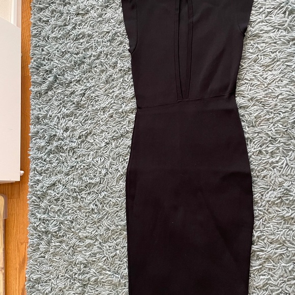 Black dress - Picture 2 of 6